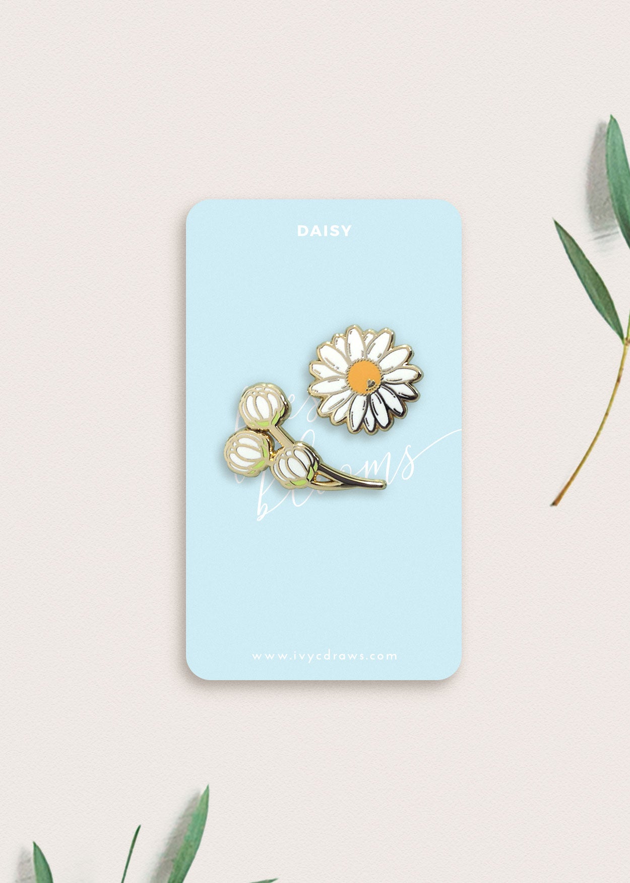 Daisy Flower Pin